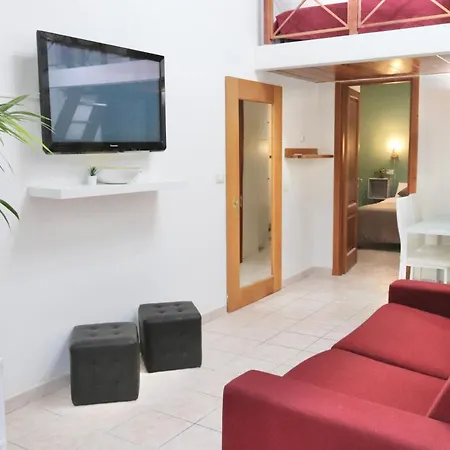 Independent Loft Private Entrance And Courtyard Apartamento